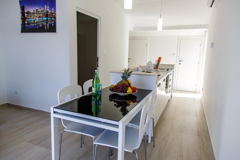 Nemira Sunny Apartments 오미스 객실 사진