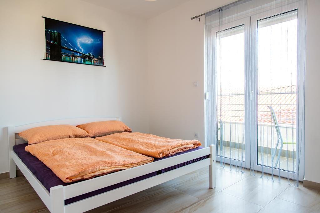 Nemira Sunny Apartments 오미스 객실 사진
